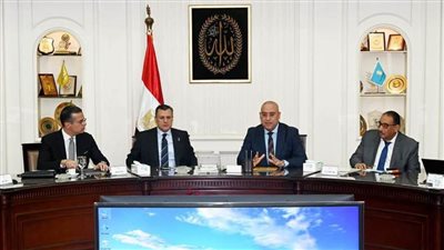 وزيرا الإسكان والسياحة يناقشان سبل التعاون المشترك بين الوزارتين في تنفيذ الاستراتيجية الوطنية لتنمية السياحة