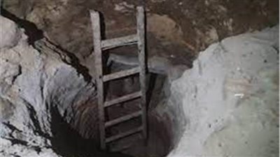 بسبب التنقيب عن الآثار.. هبوط أرضى بشارع في الفيوم