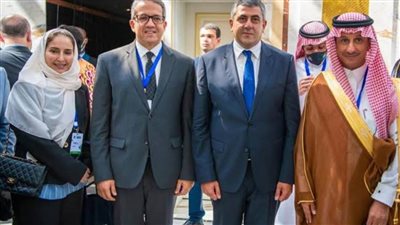 خلال زيارته الرياض.. وزير السياحة والآثار يلتقي نظيريه السعودي والبرتغالي