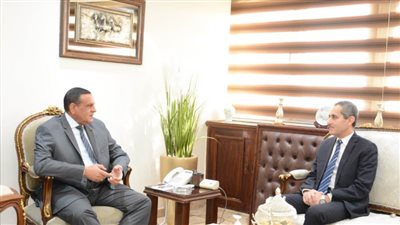 وزير التنمية المحلية يتابع مع محافظ الغربية الموقف التنفيذي لمشروعات المباردة الرئاسية 