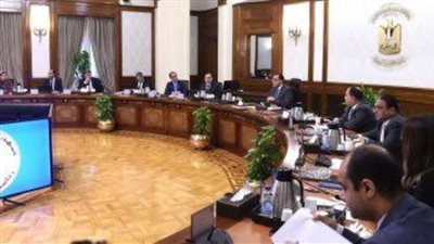 رئيس الوزراء يتابع توفير التمويل اللازم لاستيراد المنتجات البترولية