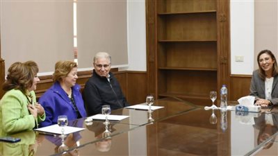 وزيرة الثقافة تلتقي أعضاء اللجنة العليا لمهرجان الأقصر للسينما الإفريقية 