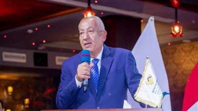 الاتحاد الأفروأسيوي يمنح كامل أبو علي جائزة التميز في القيادة والتطوير السياحي