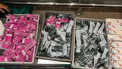 ضبط مستحضرات تجميل وهواتف وساعات مهربة في مطار القاهرة