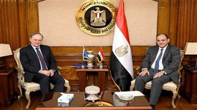 وزير التجارة يستعرض مع سفير الاتحاد الأوروبي بالقاهرة سبل تعزيز التعاون الاقتصادى المشترك