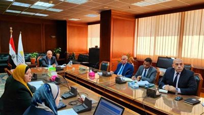 وزير الري يتابع موقف مشروعات المياه ضمن المنصة الوطنية للمشروعات الخضراء 