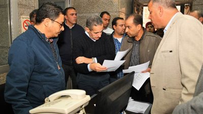 محافظ الغربية يتابع تقديم الخدمات للمواطنين بالمراكز التكنولوجية بطنطا وكفر الزيات