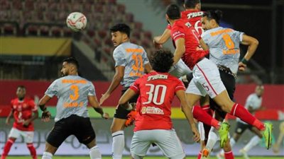 +90.. الأهلي يُصالح جماهيره بفوز قاتل على حساب فاركو بالدوي