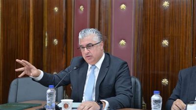 رئيس المنطقة الاقتصادية قناة السويس يستعرض تجهيز منطقة أبو خليفة لاستقبال الاستثمارات خلال 2023