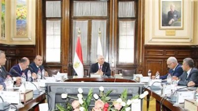 وزير الزراعة يبحث آلية تفعيل دور كارت الفلاح وحوكمة منظومة بيع وتداول الأسمدة