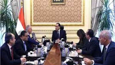 رئيس الوزراء: خطة تنفيذية متكاملة لتشغيل الآبار الجوفية بالطاقة الشمسية الفترة القادمة