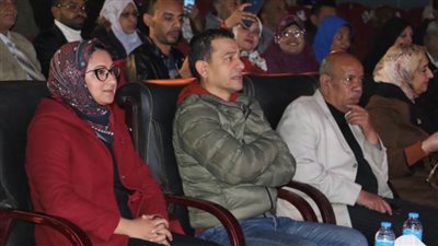 رئيس قصور الثقافة ونائب محافظ الوادي الجديد يشهدان عرضا لفرقة أسيوط بسينما هيبس 