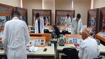 وزير التعليم العالي يستعرض تقريرًا عن حصاد أداء الجامعات التكنولوجية في 2022 (صور)