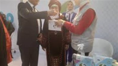 السفير الأردني بالقاهرة يزور المعرض العربي للأسر المنتجة بقصر القبة