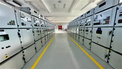 وزير الإسكان: إطلاق التيار الكهربائي لتغذية منطقة المطورين الجنوبية بمدينة العاشر من رمضان