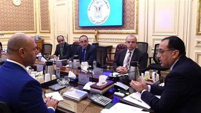 رئيس الوزراء يتابع مع رئيسي 