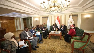 وزير التعليم العالي يبحث مع نظيره الصومالي سُبل التعاون المُشترك