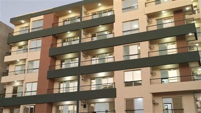 مساعد وزير الإسكان للشئون الفنية يتفقد الموقف التنفيذي لوحدات 