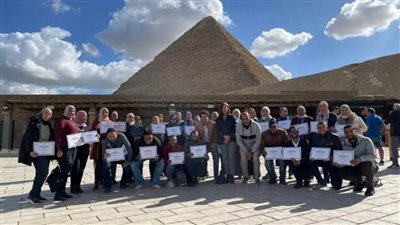 تدريب 40 من العاملين بمنطقة أهرامات الجيزة ضمن برنامج سفراء السياحة