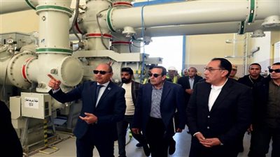 رئيس الوزراء يتفقد محطة محولات كهرباء الشيخ زويد (صور)