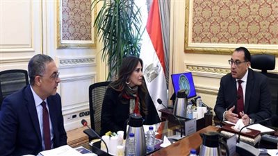 رئيس الوزراء يتابع مع الرئيس التنفيذي للهيئة العامة للاستثمار والمناطق الحرة عددا من ملفات العمل