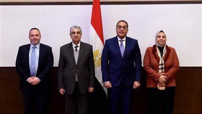 رئيس الوزراء يشهد توقيع عقدي تقديم خدمات استشارية في قطاع الكهرباء والطاقة الجديدة والمتجددة