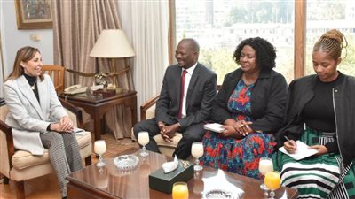 وزيرة الثقافة تلتقي وفد من جنوب أفريقيا للاتفاق على فعاليات 