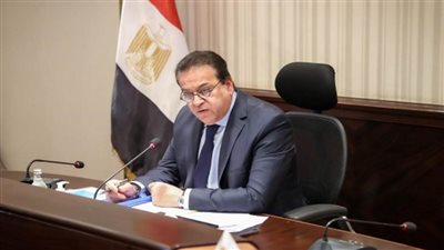 وزير الصحة يترأس اجتماع لجنة دراسة كيفية مواجهة التسرب من التعليم وزواج القاصرات وعمالة الأطفال (صور)