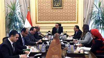 رئيس الوزراء يلتقي وزير قطاع الأعمال العام لمتابعة عدد من ملفات عمل الوزارة (صور)