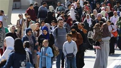 معرض القاهرة الدولي للكتاب يتخطى المليون زائر خلال خمسة أيام من افتتاحه للجمهور