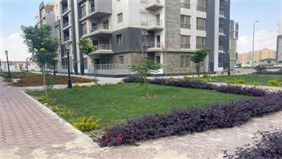 وزير الإسكان يتابع موقف مشروعات مدينة القاهرة الجديدة (صور)