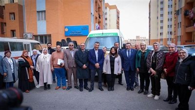 السفيرة سها جندي تتفقد قافلة طبية برعاية وزارتي الهجرة والصحة لأهالي الأسمرات (صور)