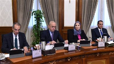 وزير الإسكان يستعرض التيسيرات الخاصة بالأراضي الخدمية والاستثمارية والعمرانية بالمدن الجديدة (صور)