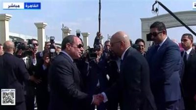 الرئيس السيسي يقدم التعازى لأسرة الدكتور الراحل شريف إسماعيل