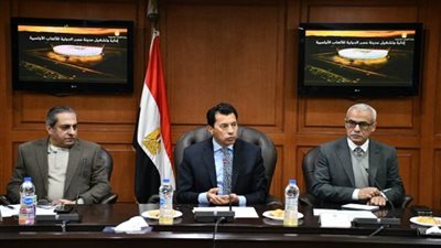 وزير الرياضة يناقش مقترح إدارة وتشغيل مدينة مصر الدولية للألعاب الأوليمبية (صور)