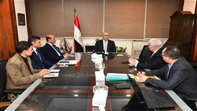 نفذ بأياد مصرية.. وزير الري يتفقد موقع سد جوليوس نيريرى بتنزانيا