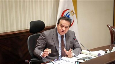 وزير الصحة يستقبل وفدًا من منظمة الصحة العالمية والاتحاد وبنك الاستثمار الأوروبي لبحث التعاون (صور)