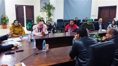 رئيس جهاز العاصمة الإدارية الجديدة  يلتقي سكان الحي السكني الثالث R3 بقاعة الاجتماعات بمقر الجهاز