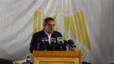 رئيس الوزراء يشاهد عرضًا تقديميًا لمحافظ الغربية حول المشروعات الجارية والمقترحة بالمدينة