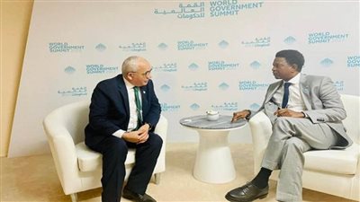 وزير التعليم يبحث مع وزير التعليم الفني الغيني تعزيز التعاون في مجال التطوير الزراعي (صور)