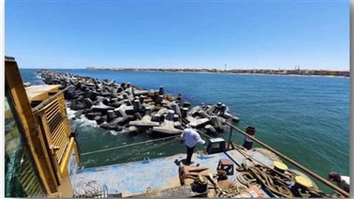 وزير الري يتابع موقف مشروعات حماية الشواطئ بدمياط (صور)