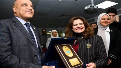 وزيرة الهجرة تستهل زيارتها لأسوان بتفقد توسعات 