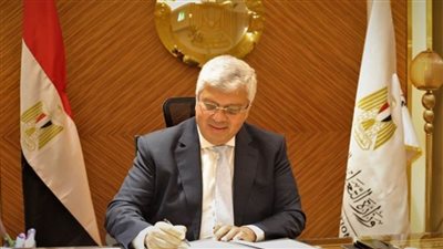 وزير التعليم العالي يصدر قرارًا بإغلاق كيانين وهميين بالإسكندرية