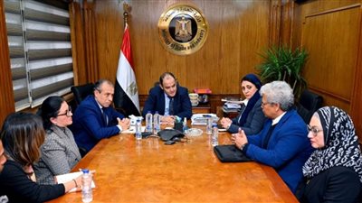 وزير التجارة يلتقي وفد إحدى كبريات الشركات الماليزية لبحث فرص ومقومات الاستثمار في مصر 