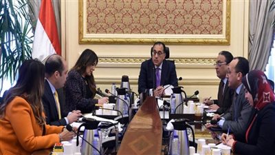 رئيس الوزراء يستعرض مع رئيس جهاز حماية المنافسة ومنع الممارسات الاحتكارية ملفات عمل الجهاز (صور)