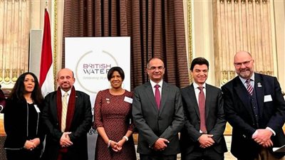 نائب وزير الإسكان يُوقع مذكرة تفاهم مع مسئولي رابطة المياه البريطانية للتعاون في مشروعات المياه والصرف