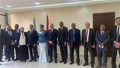 وزير الري يتفقد مركز التنبؤ بالأمطار والتغيرات المناخية بكينشاسا