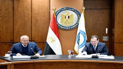 وزير البترول يعقد اجتماعا مع وزير النقل لمناقشة ودعم العمل المشترك (صور)