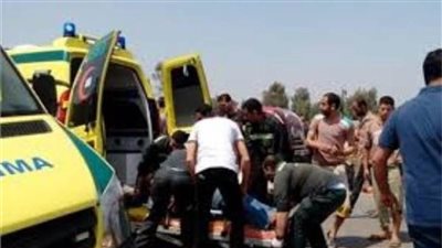 إصابة 8 أشخاص إثر اصطدام سيارتين ملاكي في صحراوي البحيرة 