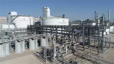 وزير قطاع الأعمال العام يراجع الموقف التنفيذي للمشروعات الجديدة في الصناعات الكيماوية (صور)